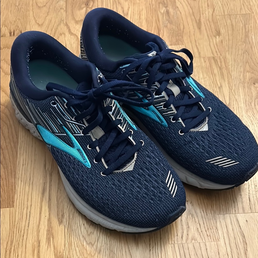 Brooks Women's Blue Running Shoes
